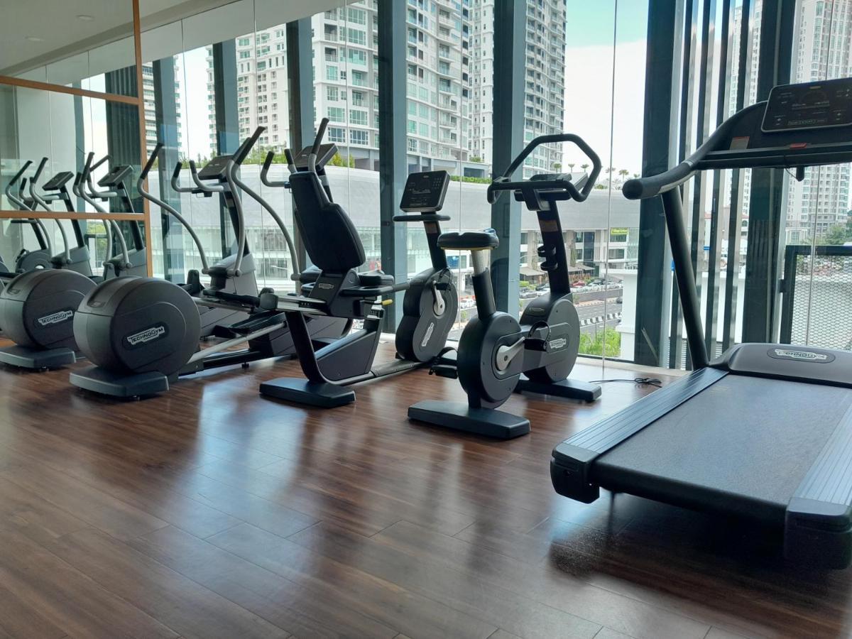 The Landmark Comfort Relax Spacious Sea View By Iz Tanjung Tokong Exteriör bild