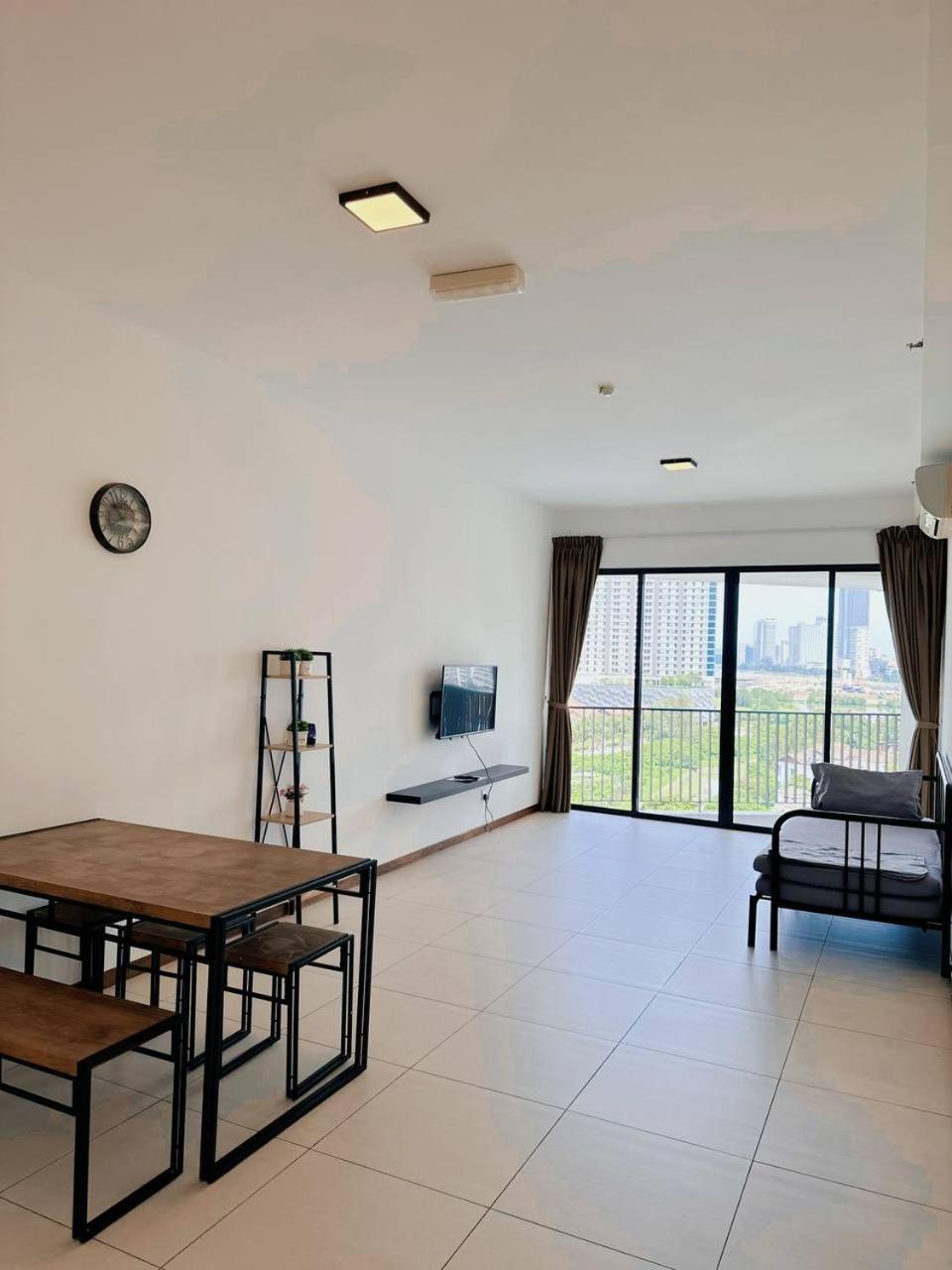 The Landmark Comfort Relax Spacious Sea View By Iz Tanjung Tokong Exteriör bild