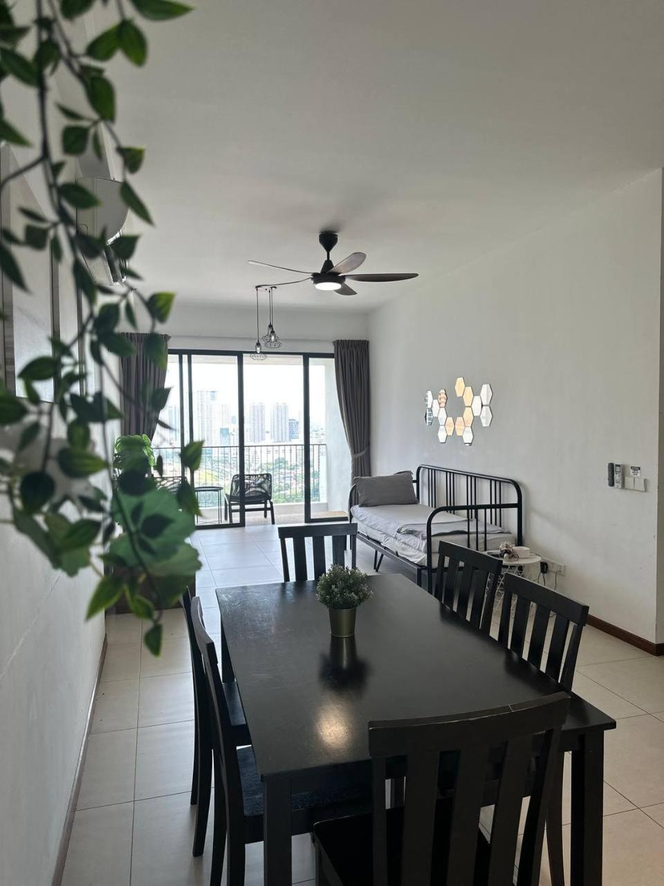 The Landmark Comfort Relax Spacious Sea View By Iz Tanjung Tokong Exteriör bild